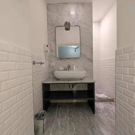 Residenza Ki Fontana Di Trevi Pensjonat 2*